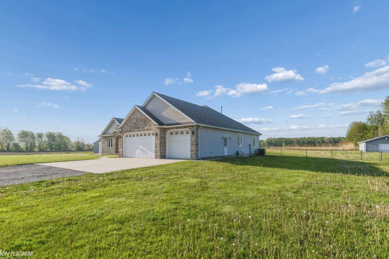 13201 Speaker Road Yale, MI 48097 - Photo 10 of 57