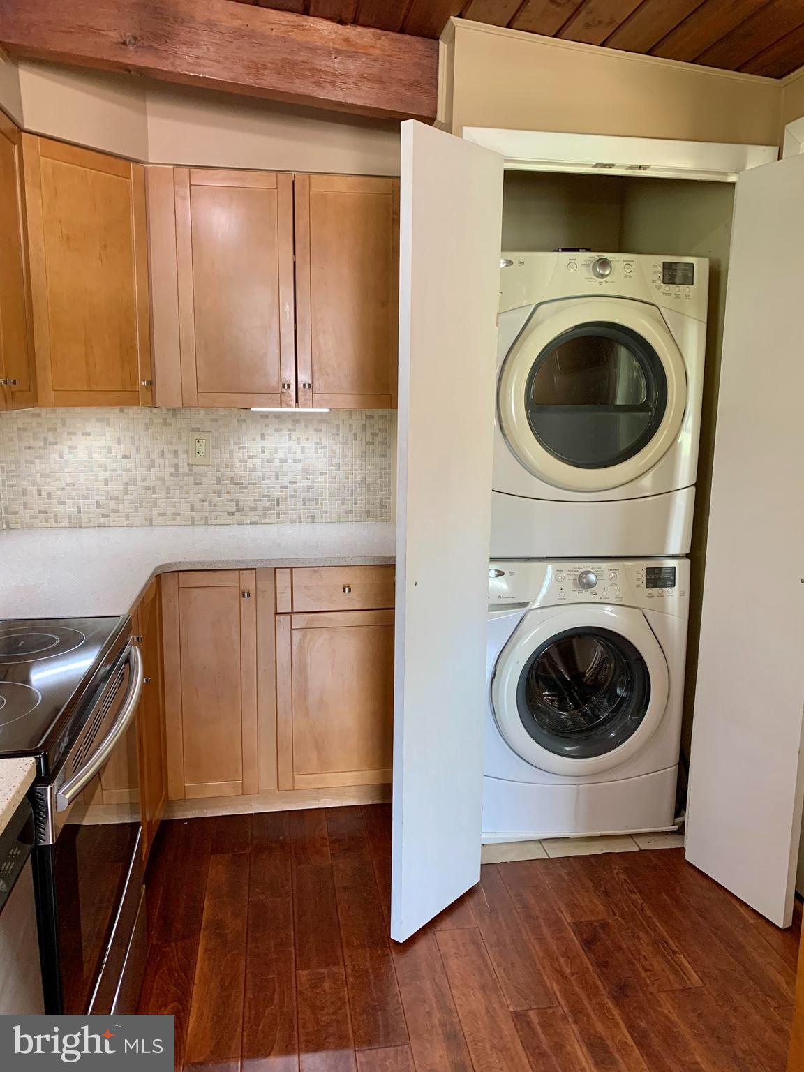 221 Beverley Avenue Edgewater, MD 21037 - Photo 12 of 35 STACKABLE WASHER DRYER