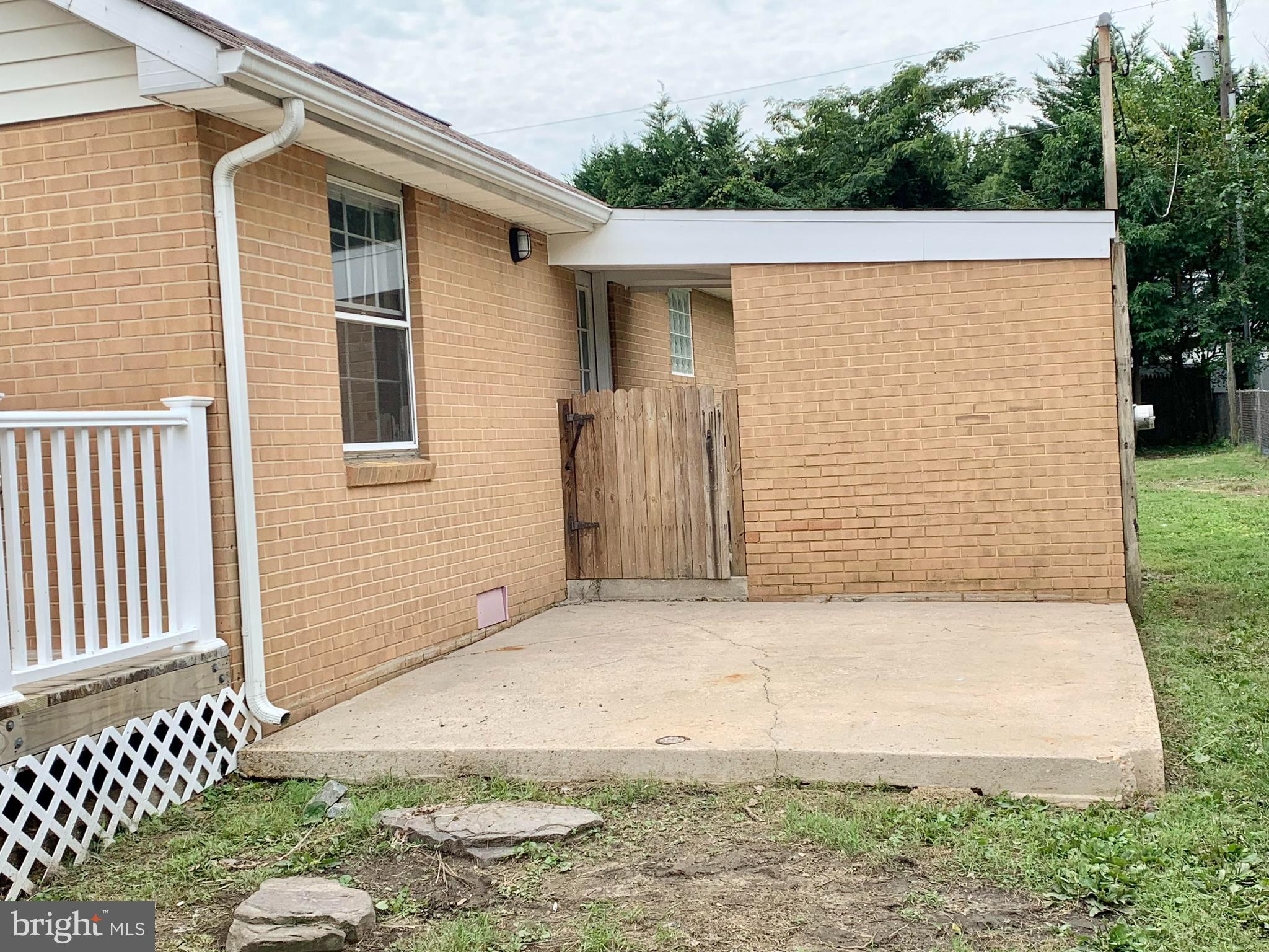 221 Beverley Avenue Edgewater, MD 21037 - Photo 24 of 35 SIDE PATIO