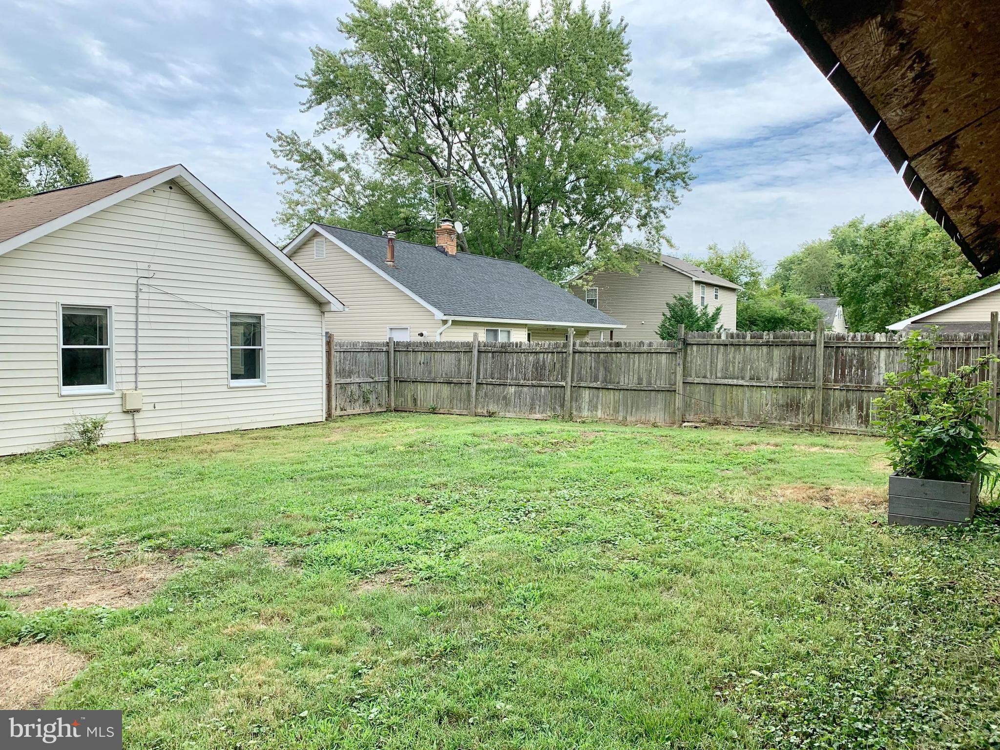 221 Beverley Avenue Edgewater, MD 21037 - Photo 27 of 35 EXTEROR REAR YARD