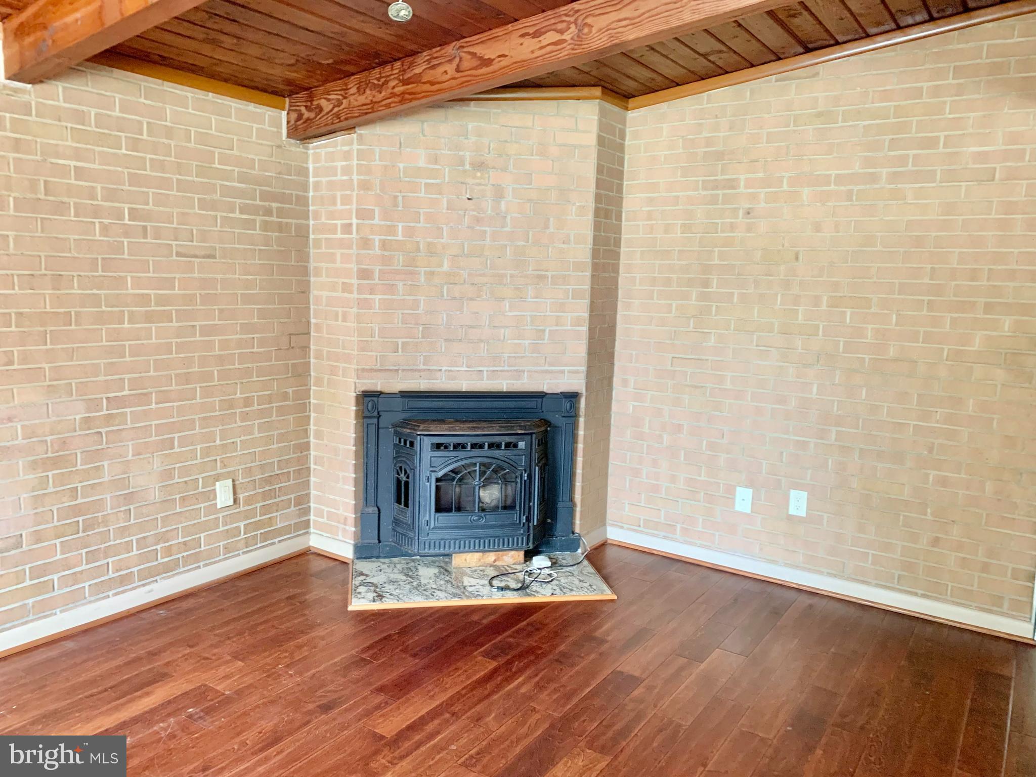 221 Beverley Avenue Edgewater, MD 21037 - Photo 6 of 35 PELLET STOVE