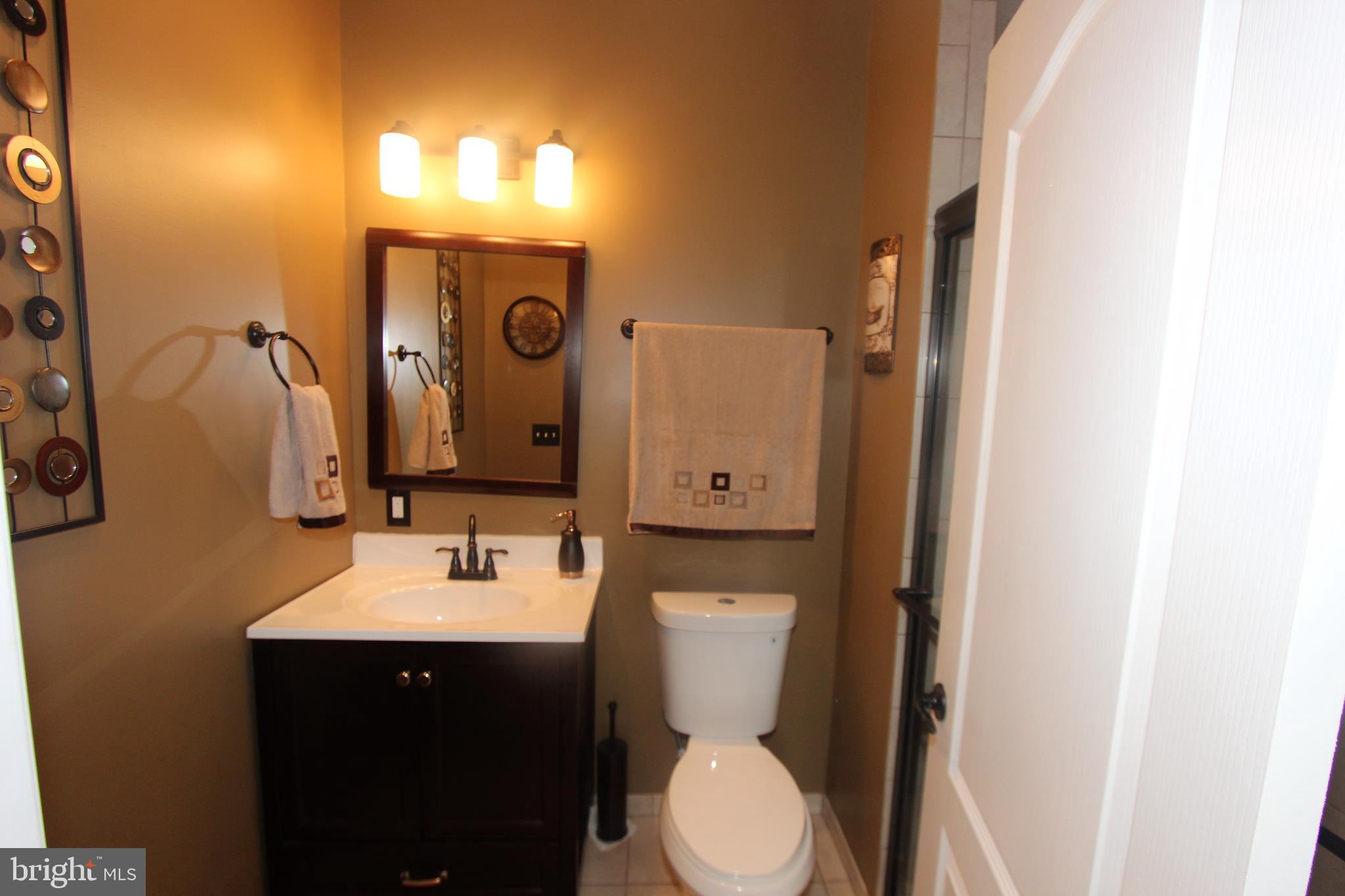 41885 Feldspar Place Stone Ridge, VA 20105 - Photo 20 of 97 6th Bedroom / Office Full Bath