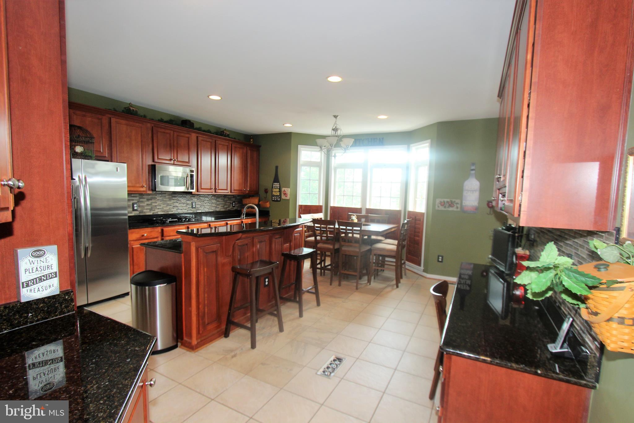 41885 Feldspar Place Stone Ridge, VA 20105 - Photo 30 of 97 Gourmet Kitchen w/Breakfast Area