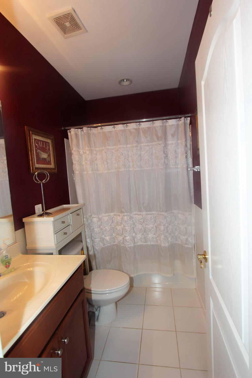 41885 Feldspar Place Stone Ridge, VA 20105 - Photo 69 of 97 Full Bathroom to Bedroom Suite #5