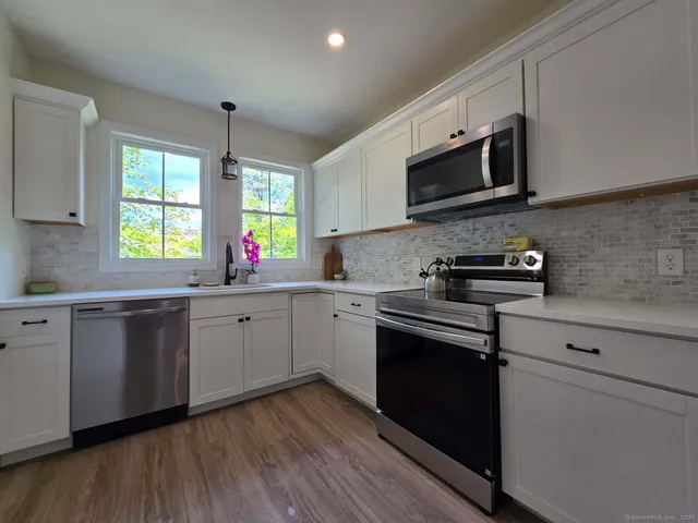 $679,900 | 1015 Enfield Street, Enfield, CT 06082