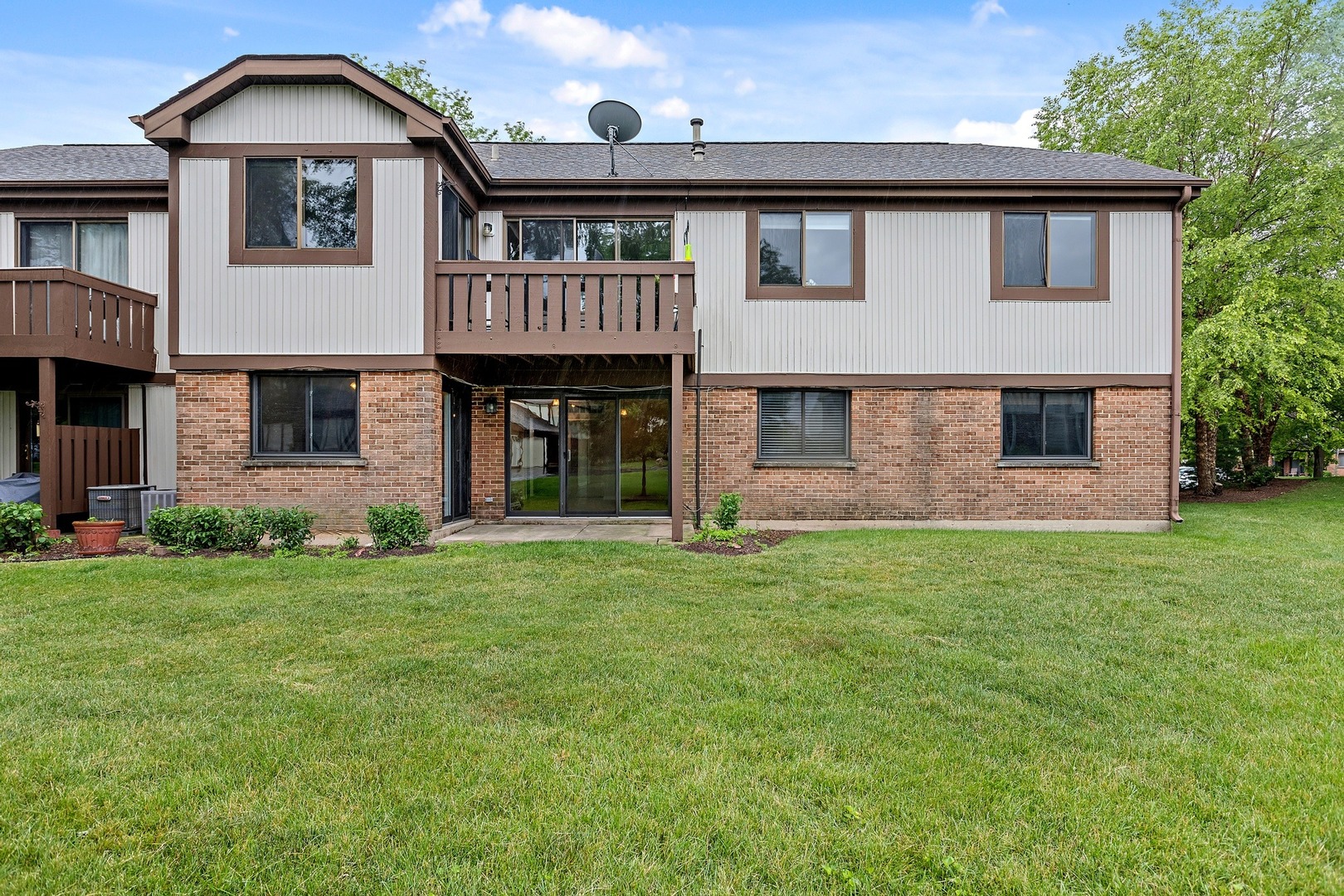 1374 7 Pines Road, Unit A1 Schaumburg, IL 60193 - Photo 13 of 16