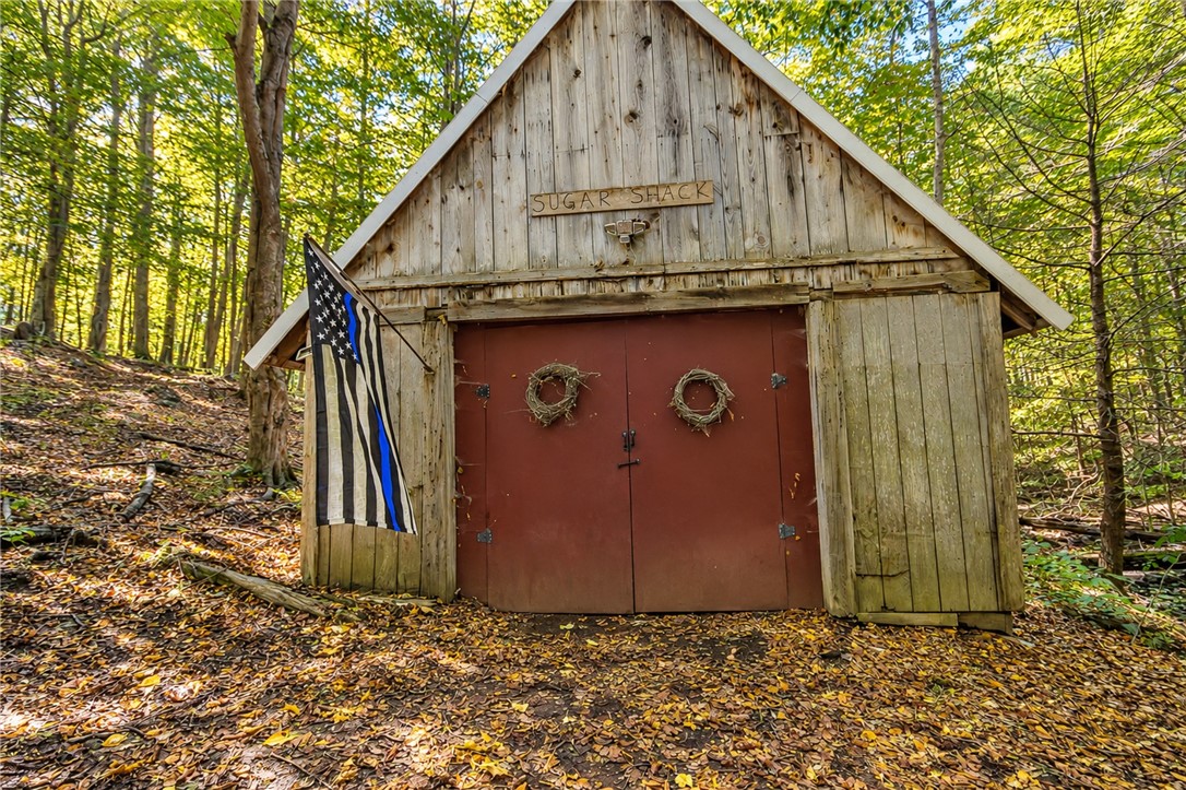 6708 Lake Bluff Road Huron, NY 14516 - Photo 15 of 41 barn