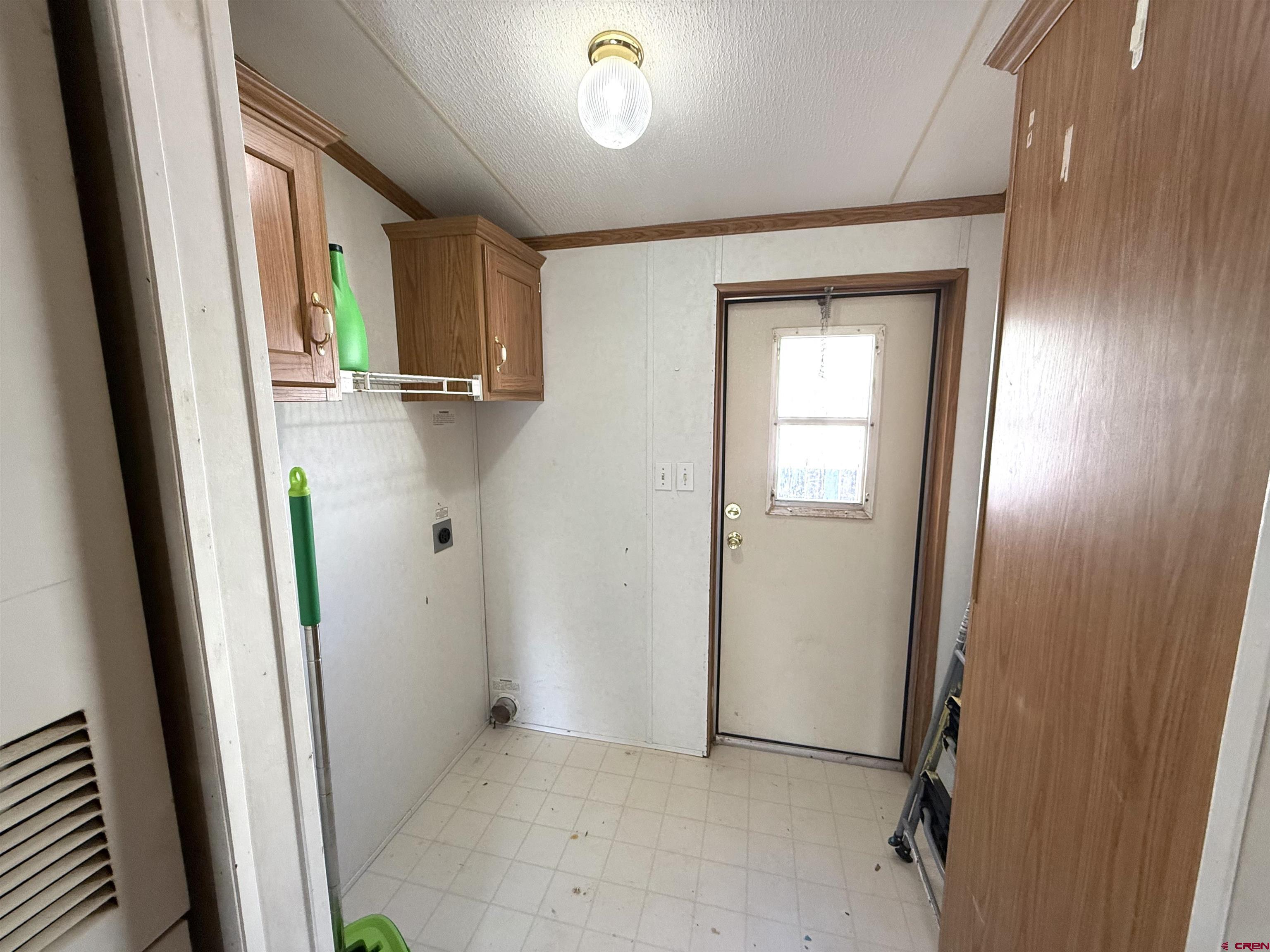 519 South Beech Street Cortez, CO 81321 - Photo 11 of 12 an entryway with a door