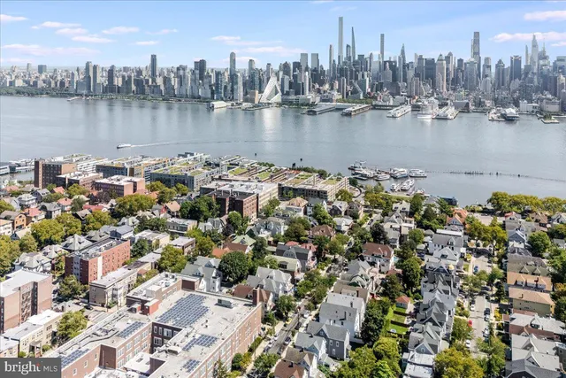 $475,000 | 851 John F. Kennedy Boulevard, Unit E1, Weehawken, NJ 07086