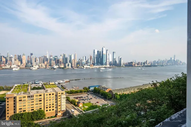 $475,000 | 851 John F. Kennedy Boulevard, Unit E1, Weehawken, NJ 07086