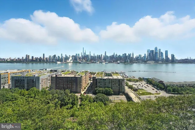 $475,000 | 851 John F. Kennedy Boulevard, Unit E1, Weehawken, NJ 07086