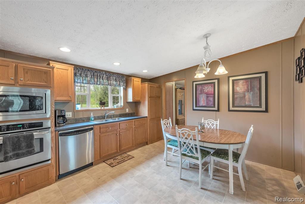 10084 Peake Road Portland, MI 48875 - Photo 12 of 37