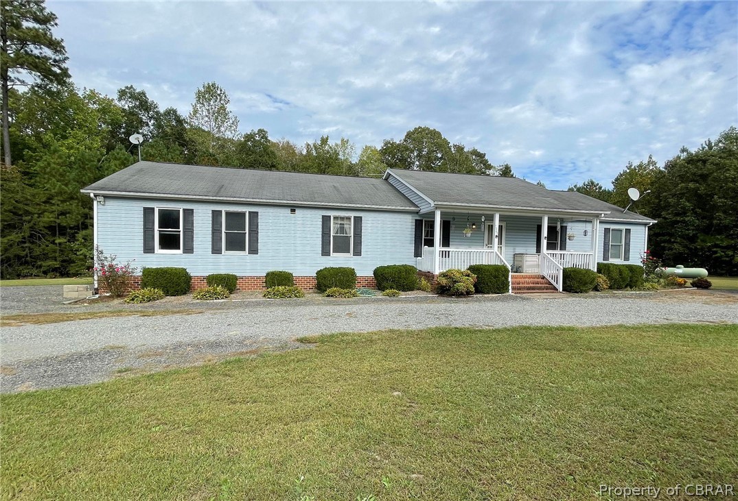 7965 Dutton Road Gloucester, VA 23061 - Photo 2 of 31 Gallery Image 2
