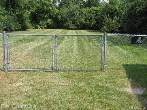 20034 Farmington Road Livonia, MI 48152 - Photo 17 of 25 fenced back yard