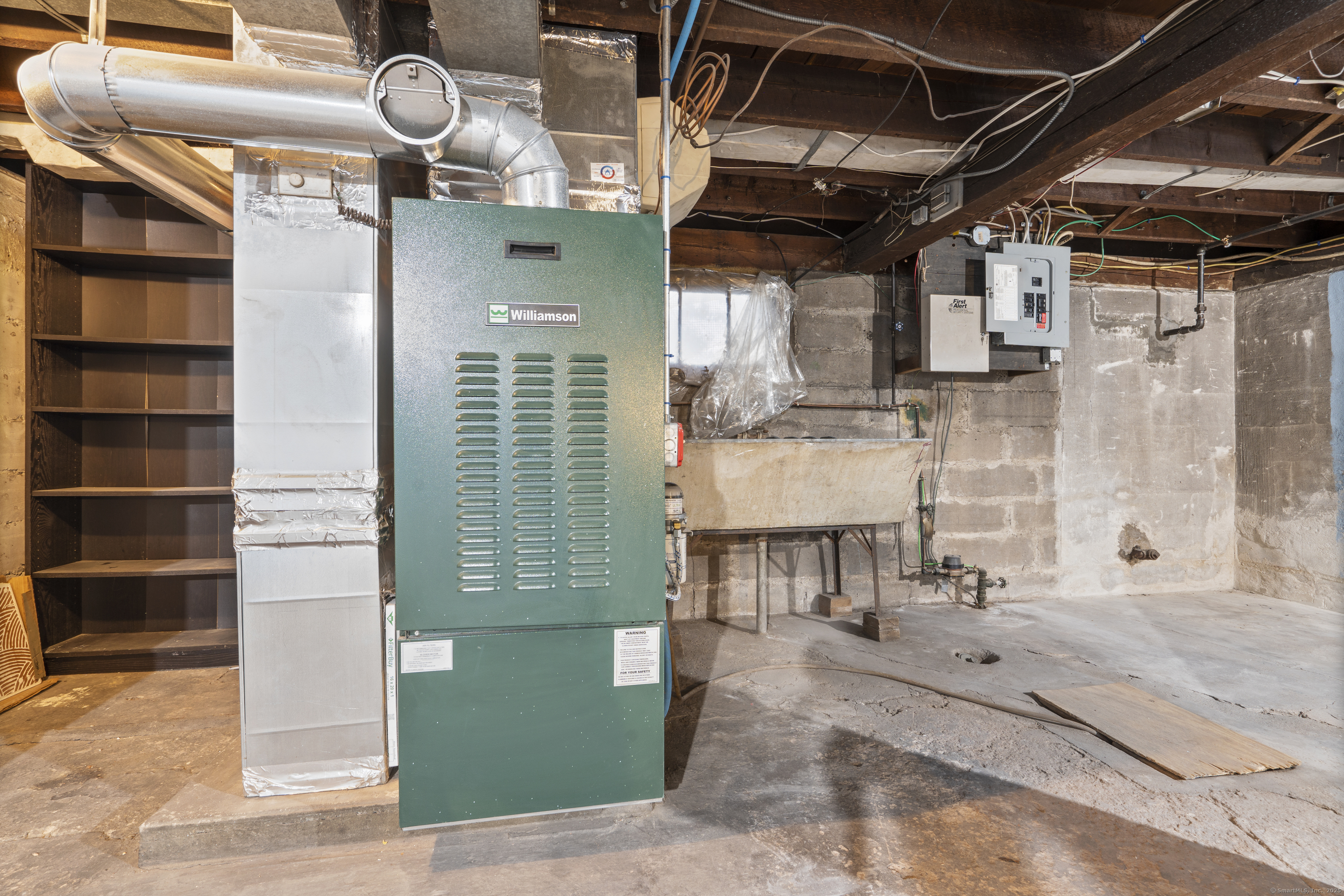 67 Elizabeth Avenue Bloomfield, CT 06002 - Photo 14 of 20 a view of store