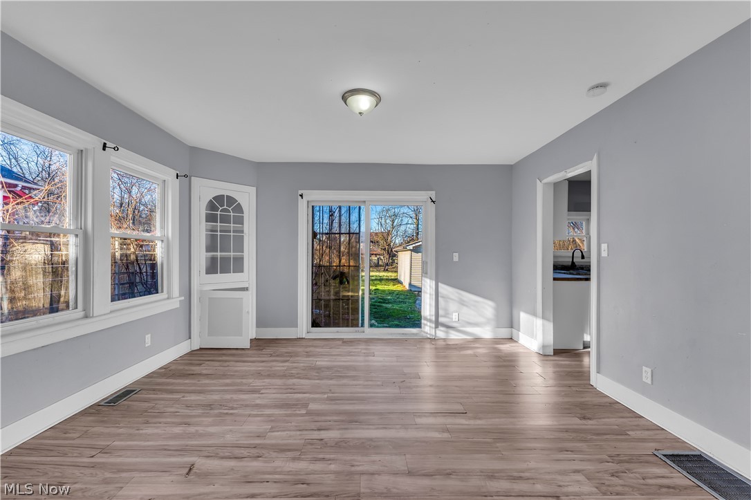 1858 Rudwick Road Cleveland, OH 44112 - Photo 9 of 36 Gallery Image 9