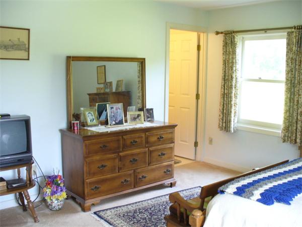 48 Evergreen Road, Unit 204 Northampton, MA 01053 - Photo 12 of 19 Gallery Image 12