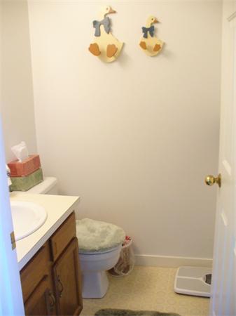48 Evergreen Road, Unit 204 Northampton, MA 01053 - Photo 16 of 19 Gallery Image 16
