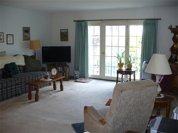 48 Evergreen Road, Unit 204 Northampton, MA 01053 - Photo 9 of 19 Gallery Image 9