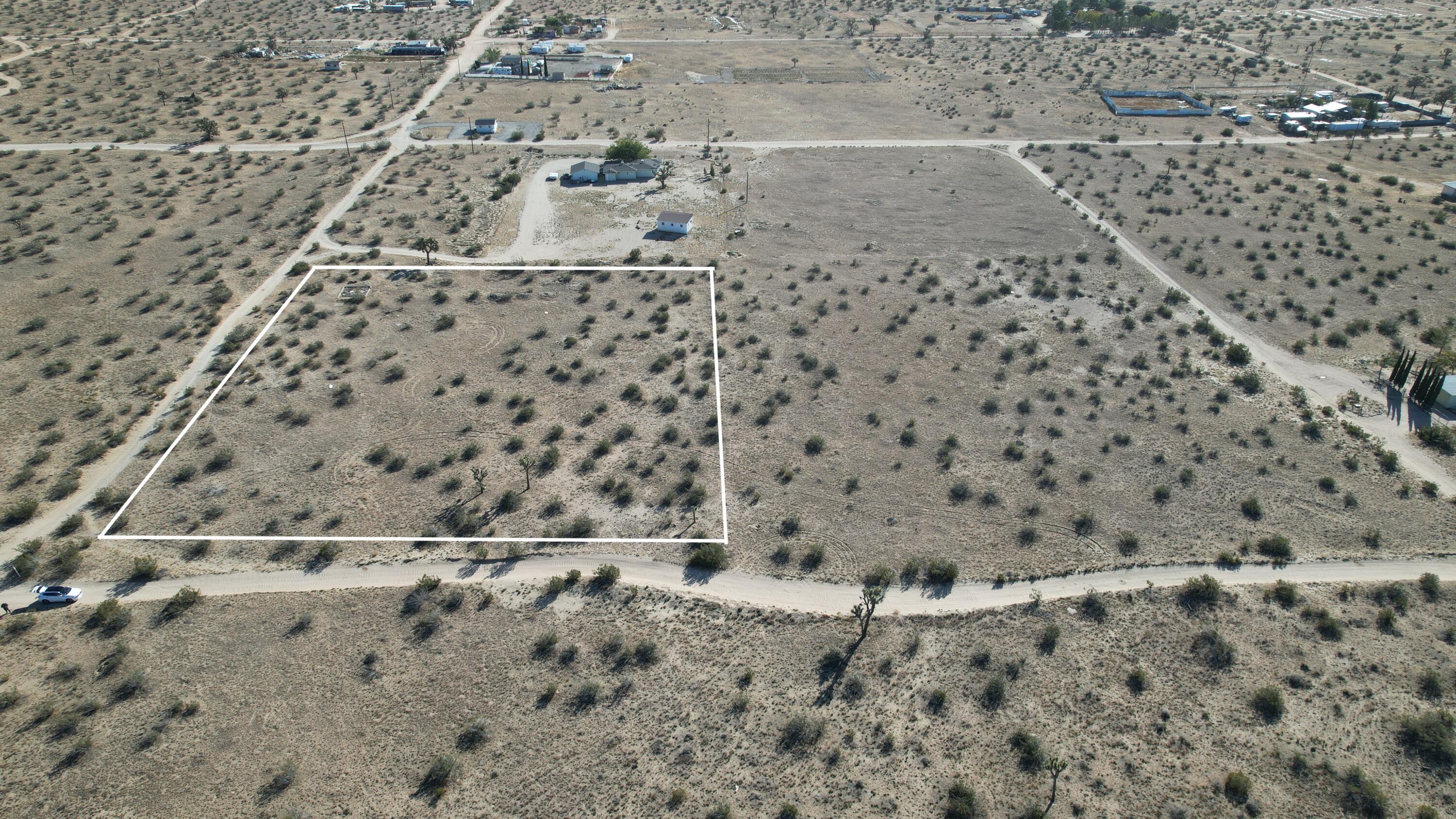 185 Corner Avenue Lancaster, CA 93535 - Photo 2 of 9 DJI_0102