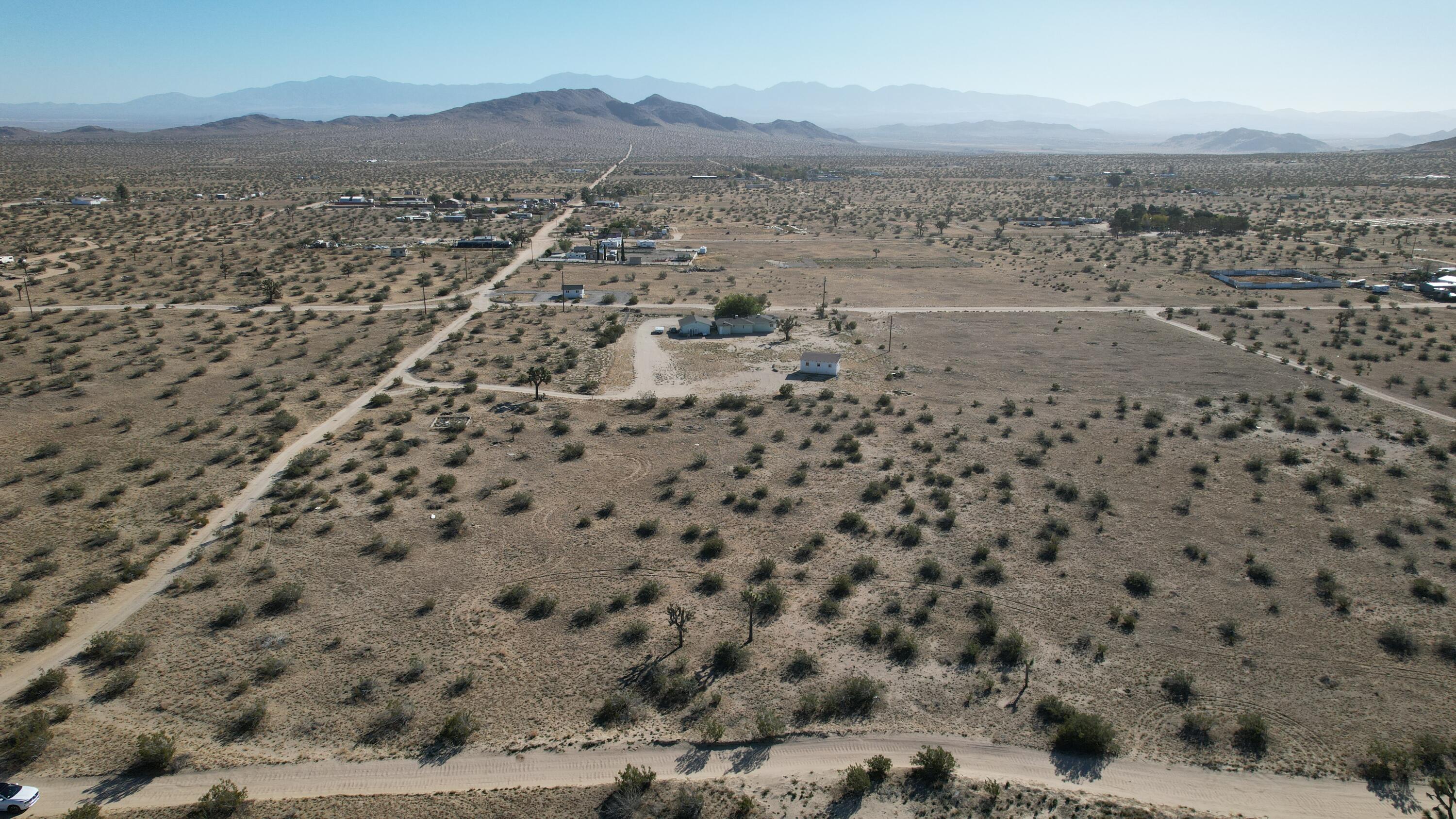 185 Corner Avenue Lancaster, CA 93535 - Photo 6 of 9 DJI_0101