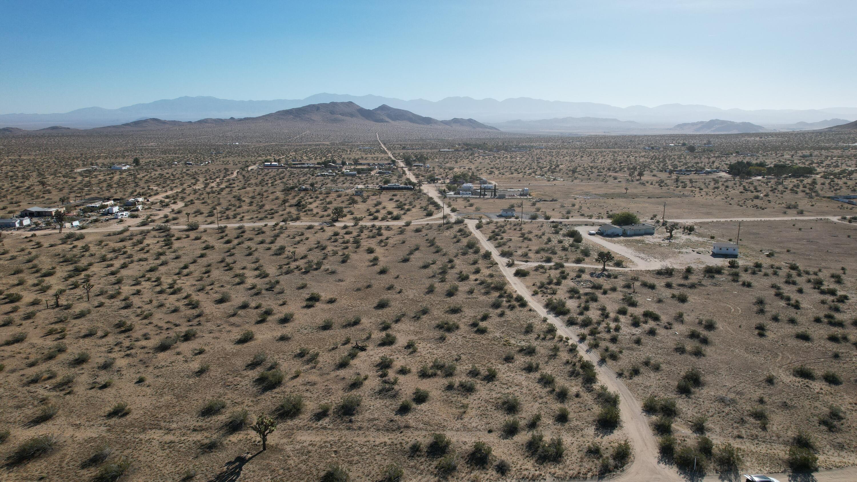 185 Corner Avenue Lancaster, CA 93535 - Photo 8 of 9 DJI_0099