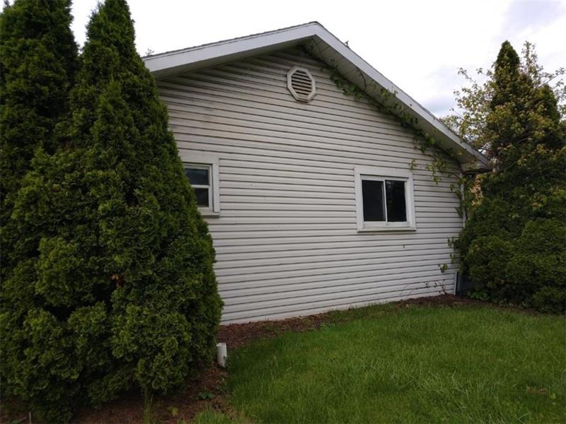1027 Monaca Road Monaca, PA 15061 - Photo 3 of 9 Gallery Image 3
