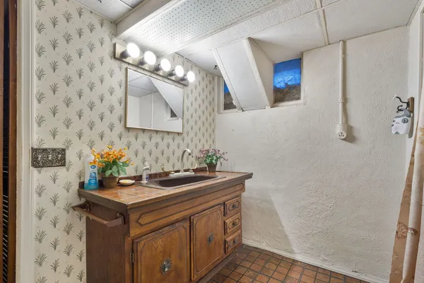 $269,000 | 2210 30th Street, Rock Island, IL 61201