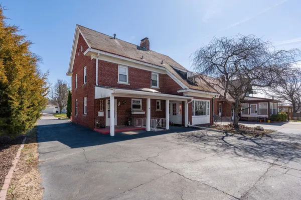 $269,000 | 2210 30th Street, Rock Island, IL 61201