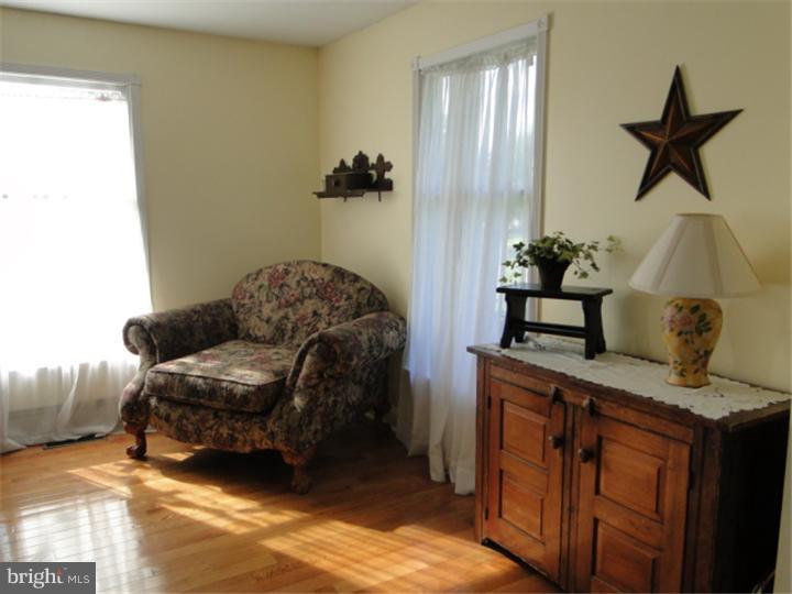 602 Ridge Avenue Atglen, PA 19310 - Photo 8 of 21 Living Room