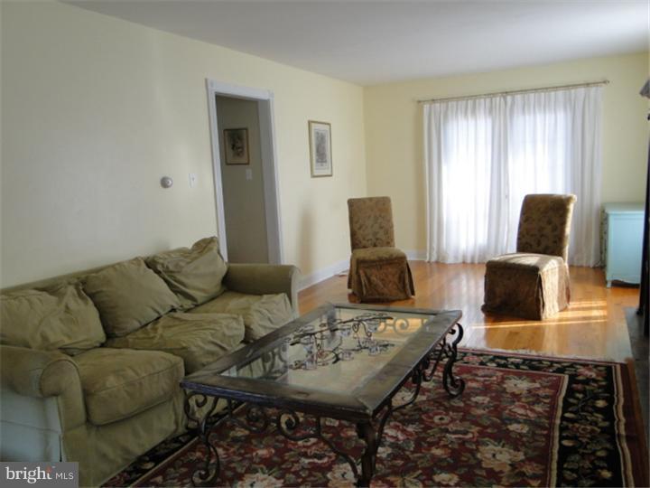 602 Ridge Avenue Atglen, PA 19310 - Photo 9 of 21 Living Room