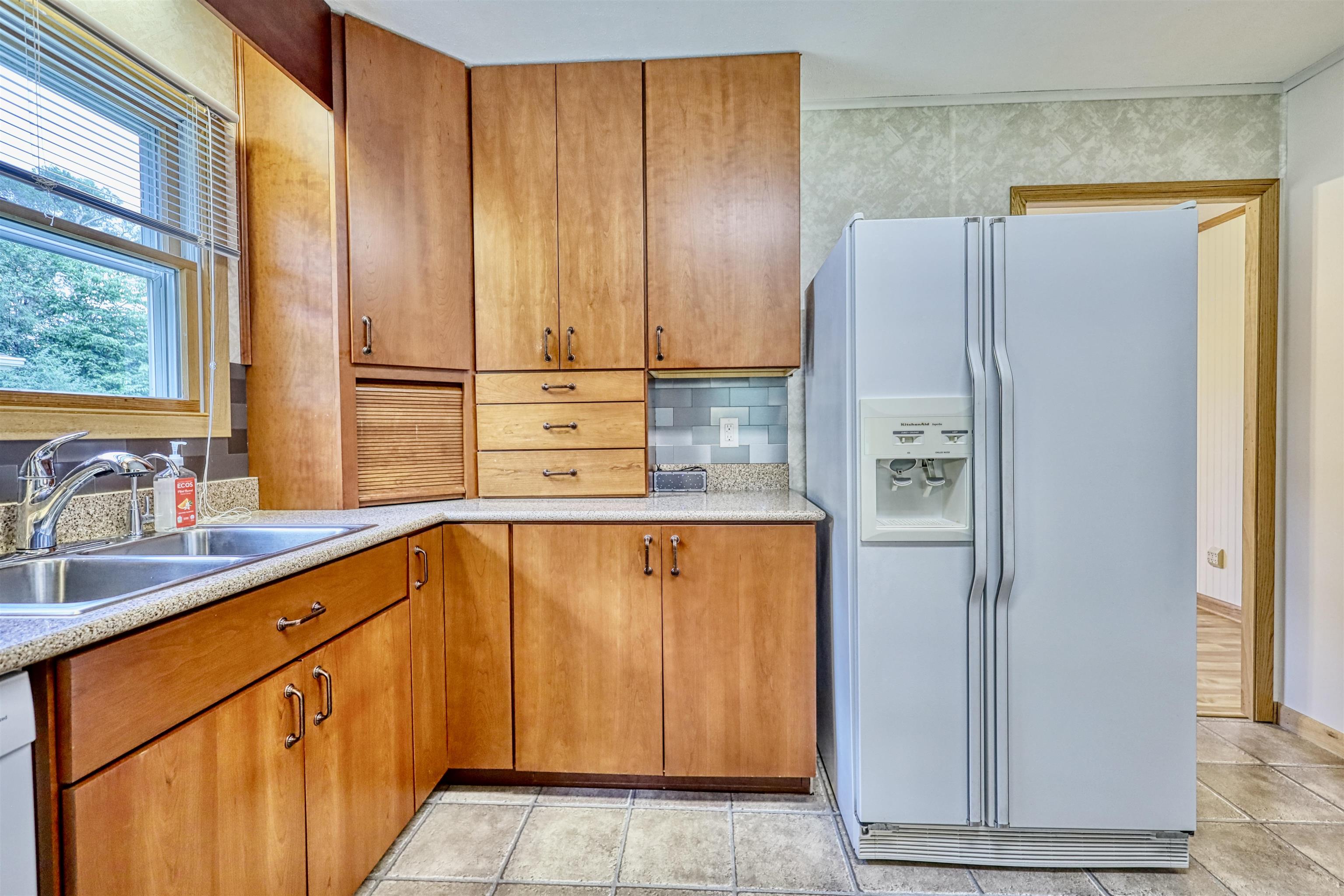 2012 Terry Court Beloit, WI 53511 - Photo 10 of 37 Gallery Image 10