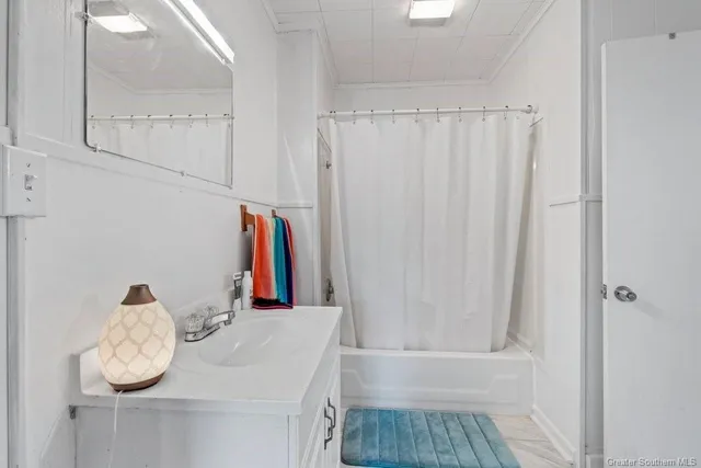 $229,000 | 318 South Welty Avenue, Iowa, LA 70647