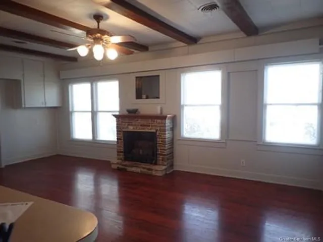 $229,000 | 318 South Welty Avenue, Iowa, LA 70647