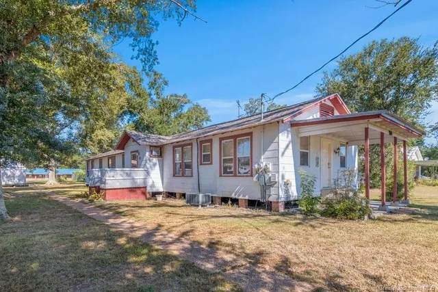 $229,000 | 318 South Welty Avenue, Iowa, LA 70647