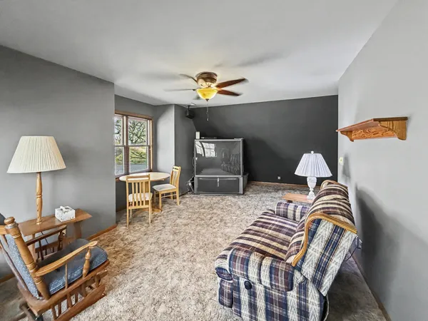 $299,900 | 167 North Eagle Island Road, Kankakee, IL 60901