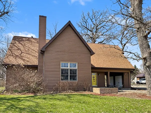 $299,900 | 167 North Eagle Island Road, Kankakee, IL 60901