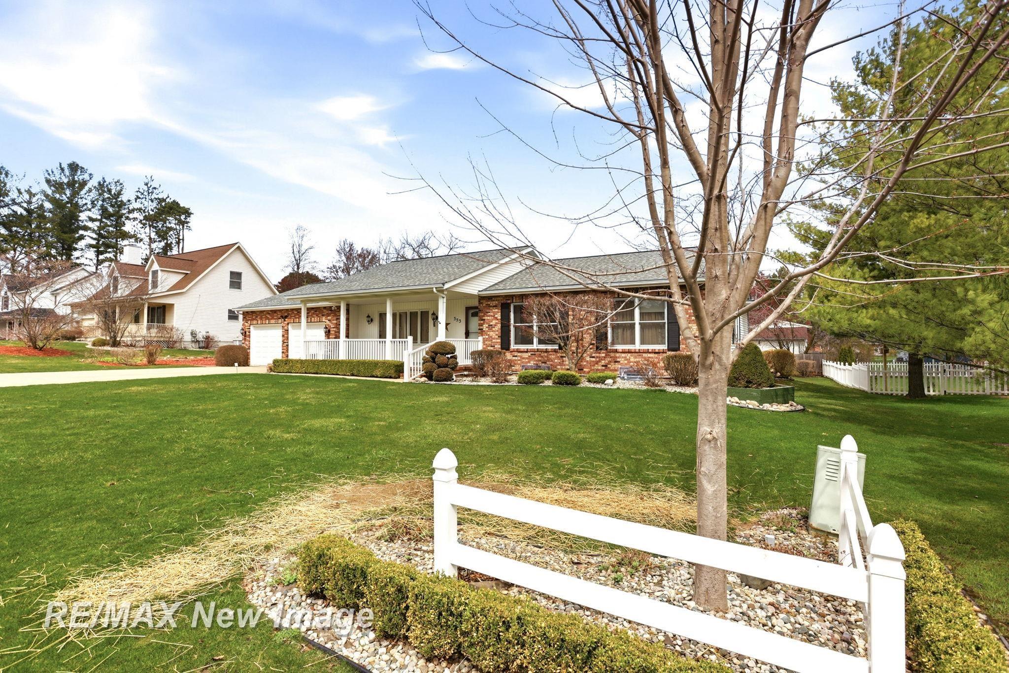 353 Colorado Ridge Hemlock, MI 48626 - Photo 3 of 52