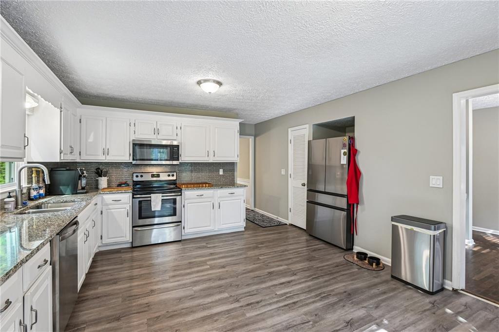 2068 Signal Ridge Chase Northwest Kennesaw, GA 30152 - Photo 11 of 28 Gallery Image 11