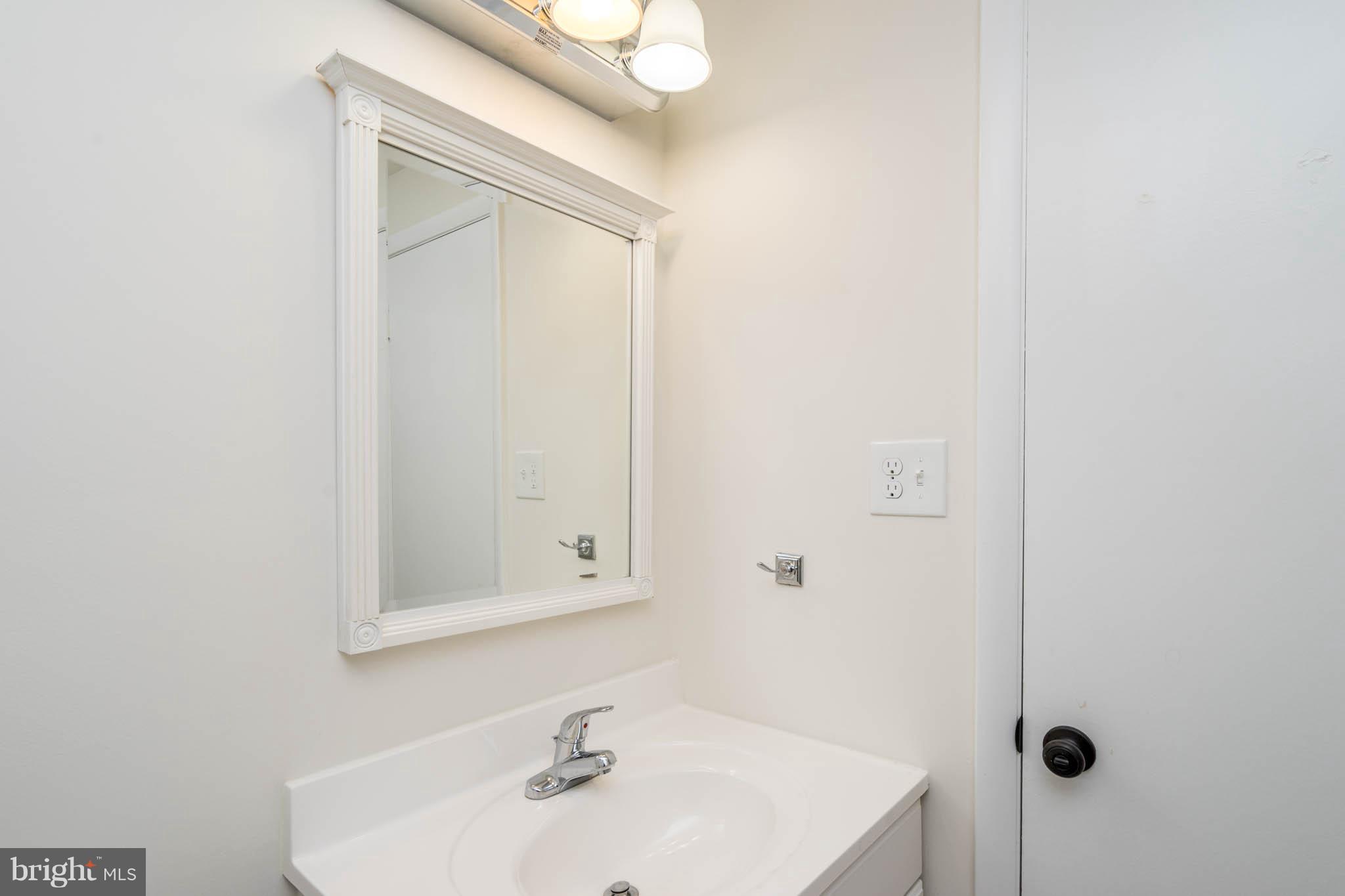 10986 Swansfield Road Columbia, MD 21044 - Photo 20 of 30 Bath (Master)
