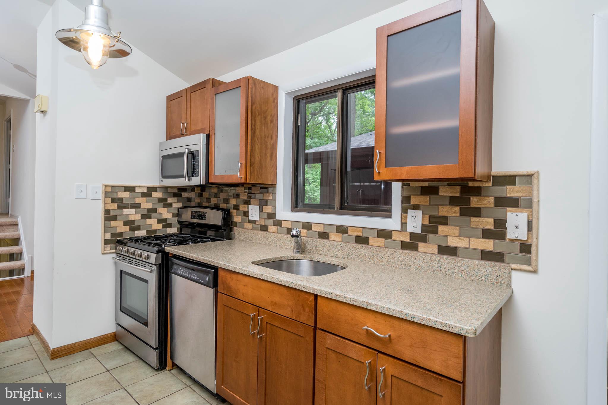 10986 Swansfield Road Columbia, MD 21044 - Photo 7 of 30 RECENTLY REMODELED KITCHEN