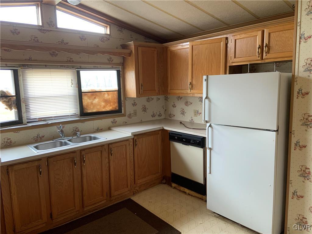 5022 Best Station Road Slatington, PA 18080 - Photo 5 of 20 Gallery Image 5