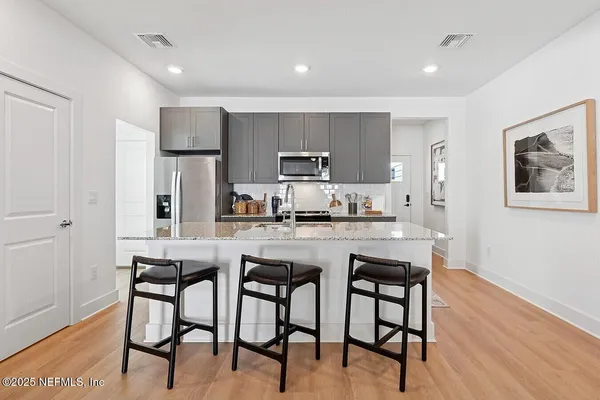 $2,200 | 3730 Dupont Avenue, Unit C2I, Jacksonville, FL 32217