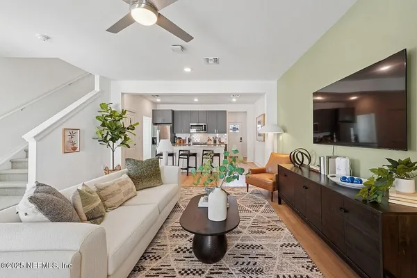 $2,200 | 3730 Dupont Avenue, Unit C2I, Jacksonville, FL 32217