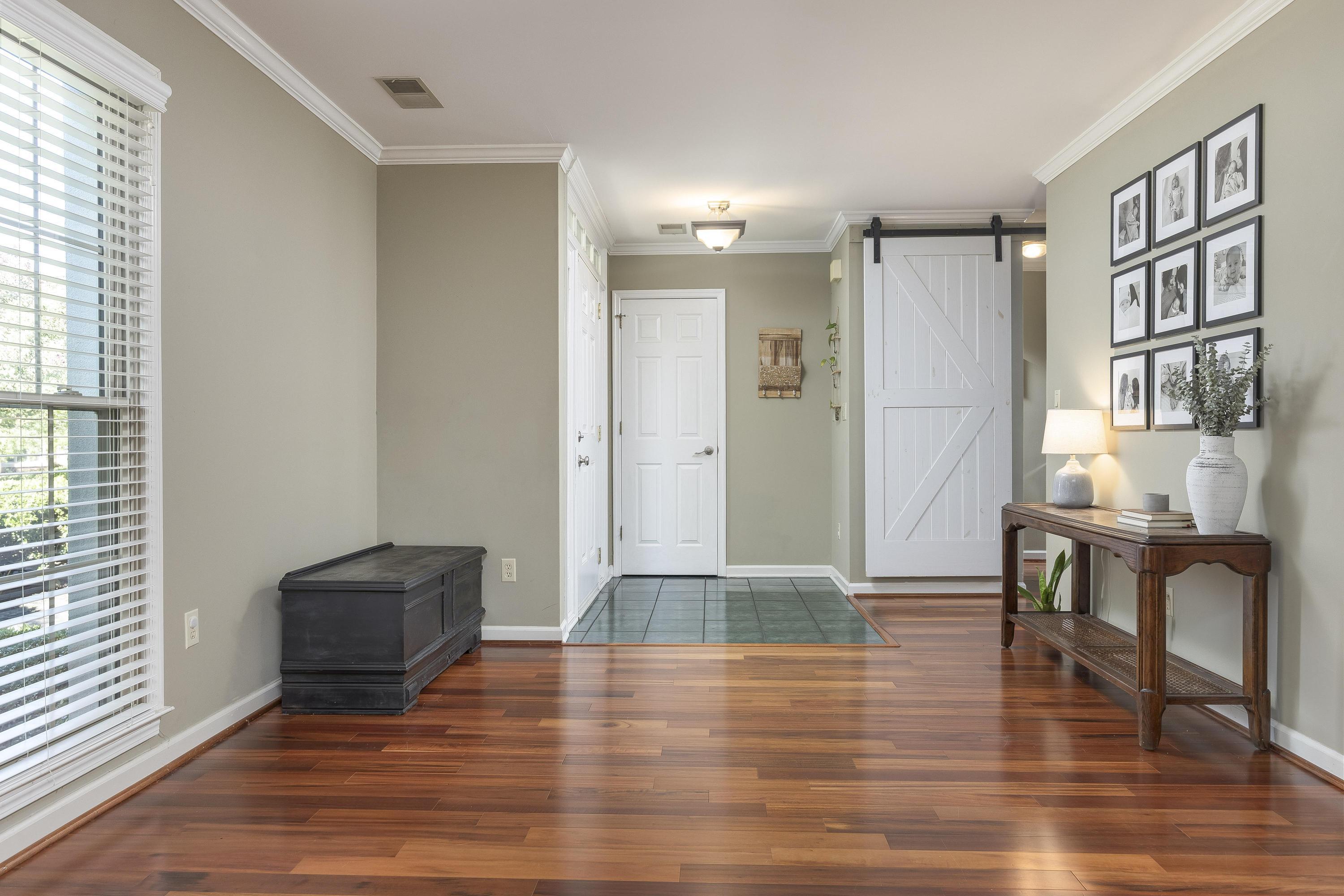 7423 Hamilton Run Drive Chattanooga, TN 37421 - Photo 2 of 39 Foyer