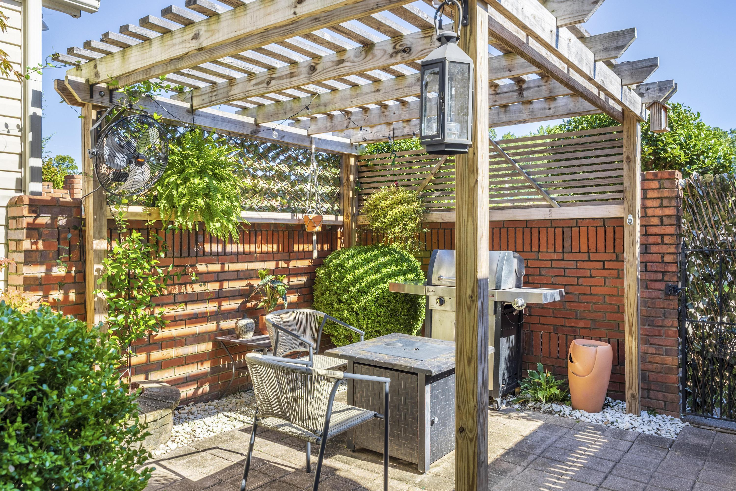 7423 Hamilton Run Drive Chattanooga, TN 37421 - Photo 29 of 39 Court yard