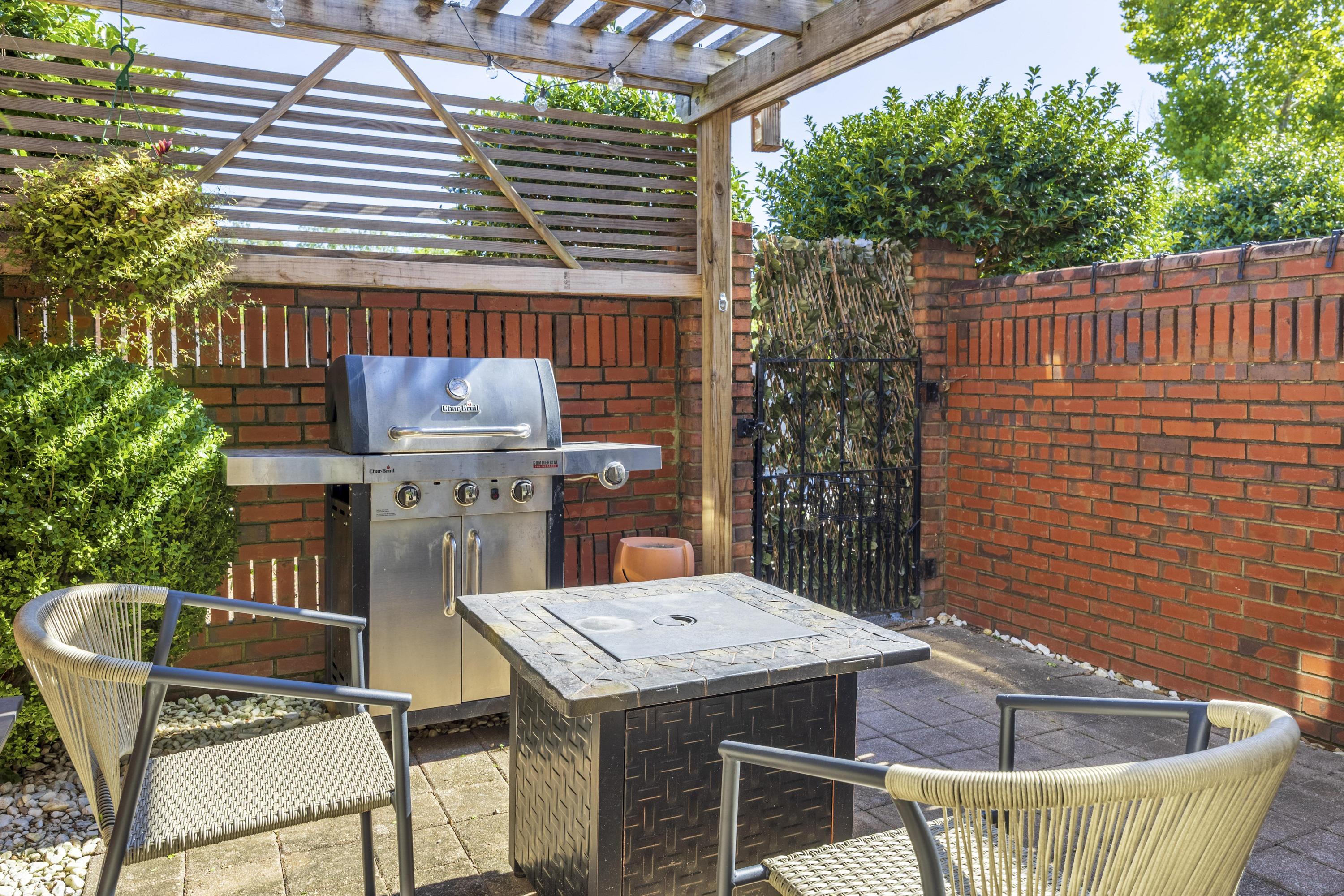 7423 Hamilton Run Drive Chattanooga, TN 37421 - Photo 30 of 39 Court yard