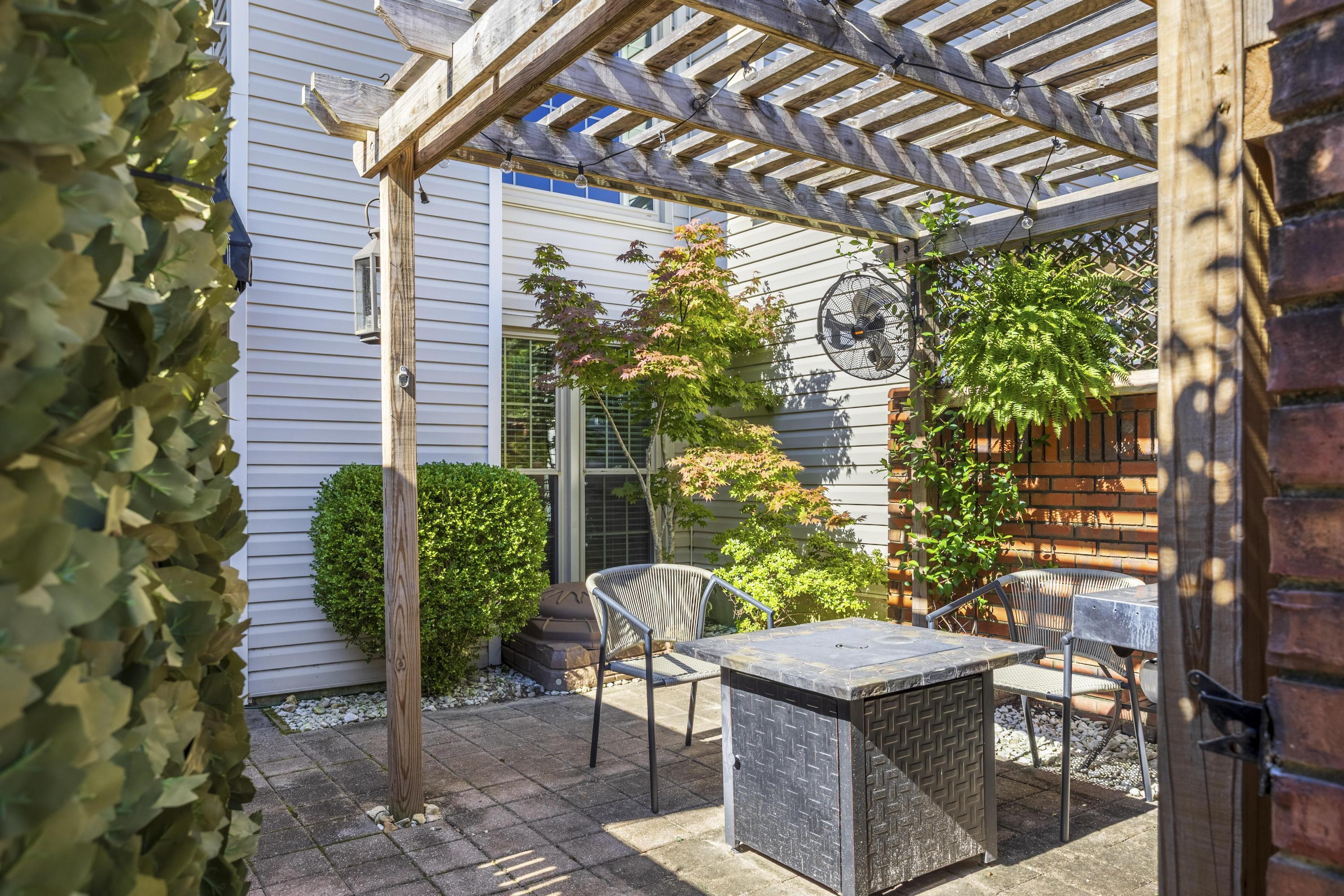 7423 Hamilton Run Drive Chattanooga, TN 37421 - Photo 31 of 39 Court yard