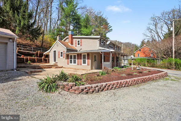 $325,000 | 6381 Glatfelters Station Road, Seven Valleys, PA 17360