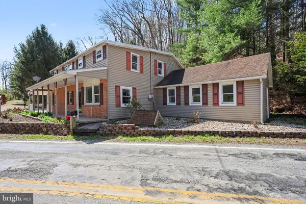 $325,000 | 6381 Glatfelters Station Road, Seven Valleys, PA 17360